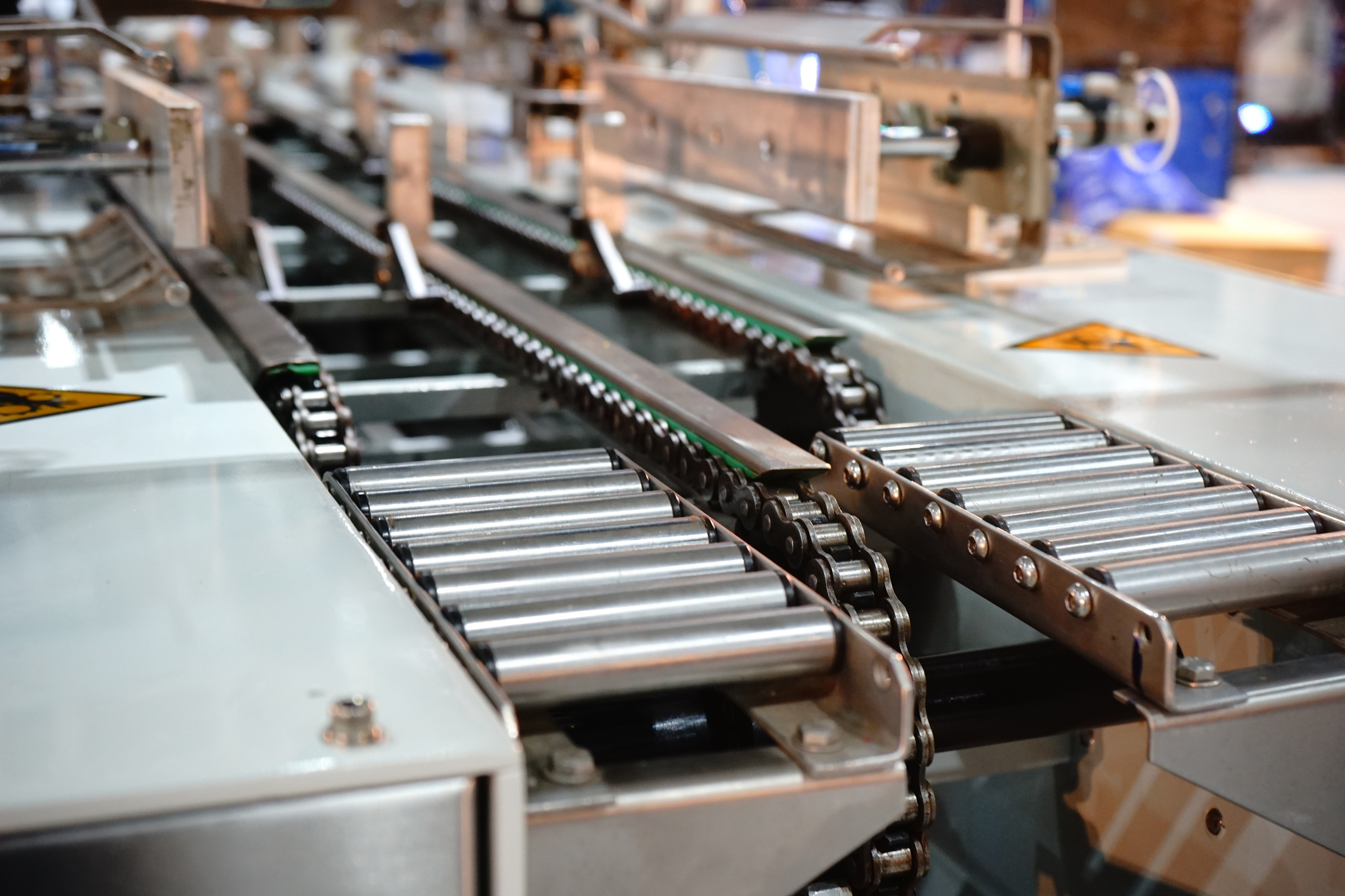 Food industry 9 Chain wear on industrial conveyor